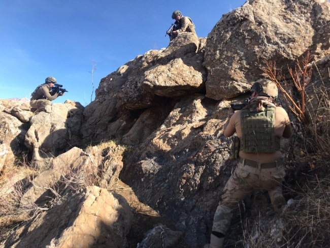 Mehmetçik, Cudi Dağı'nın her köşesini teröristlere dar ediyor. Foto: AA